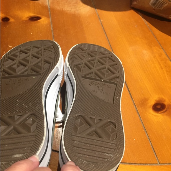 Converse - Picture 2 of 8